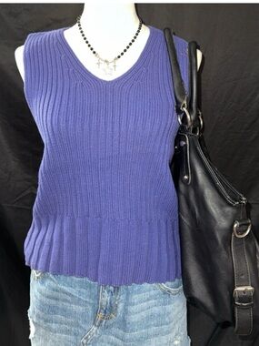 Hunt Club Ribbed V-Neck Sleeveless Tank - Purple